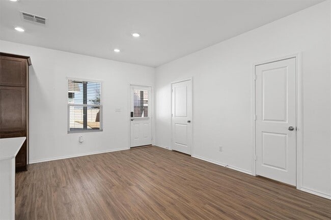 Building Photo - 1512 Weatherford Ln