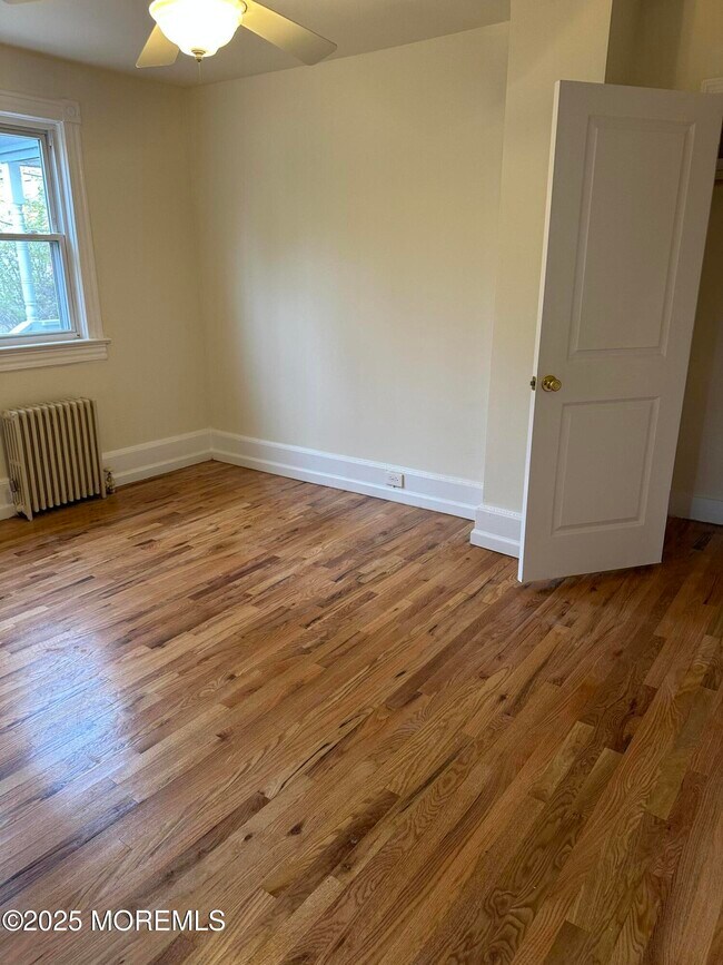 Building Photo - 348 Cedar Ave