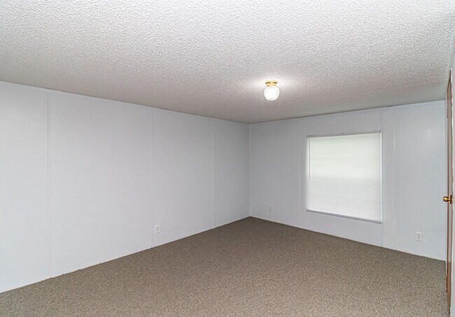 Building Photo - *Excellent Location* 2 BR | 2 BA Singlewide in Goldsboro