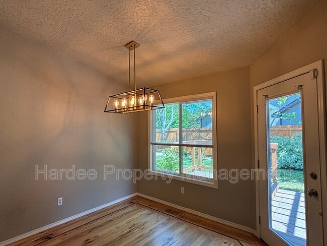 Building Photo - 2322 E Mugo St