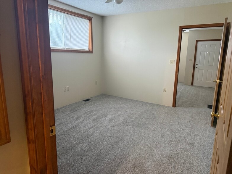 Building Photo - 222 Scottwood Ave