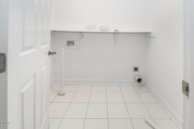 Building Photo - 301 Perry Creek Dr