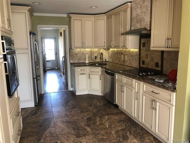 Building Photo - 563 Albemarle Pl