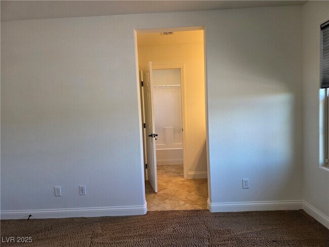 Building Photo - 5495 Alden Bend Dr