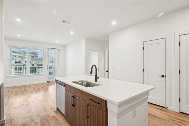 Building Photo - 2016 S Ervay St