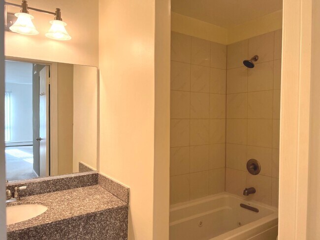 Building Photo - 1931 Prairie Square