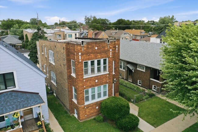 Building Photo - 3244 W 62nd Pl