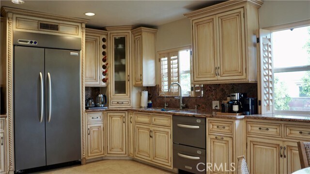 Building Photo - 925 Sherlock Dr