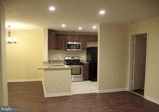 Building Photo - 17701 Kilmarnock Terrace