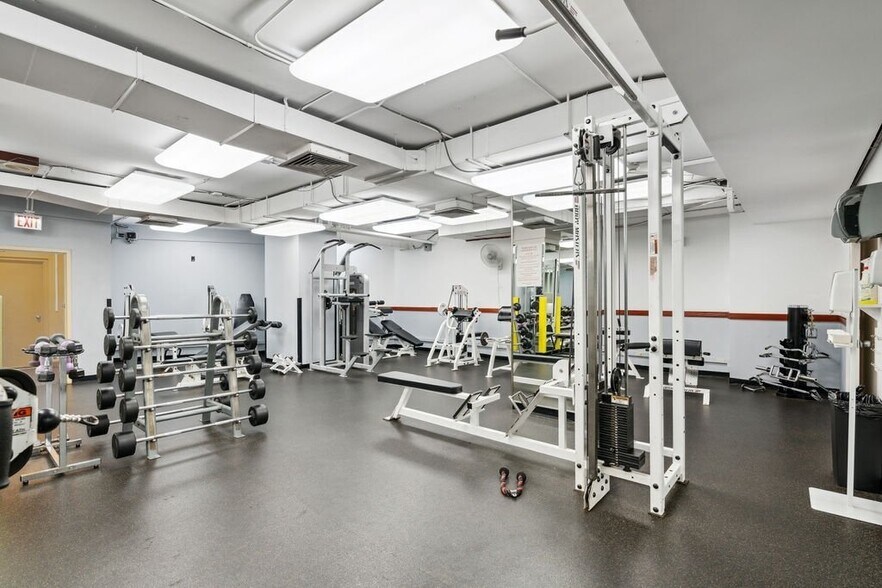 Building Photo - 211 E Ohio St