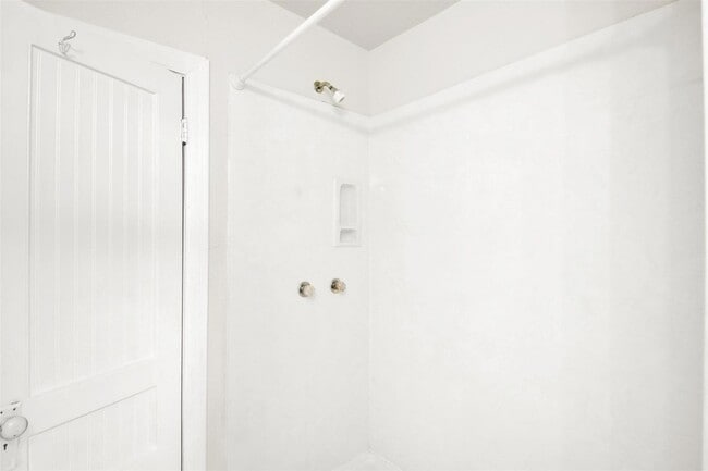 Building Photo - 4010 Speedway