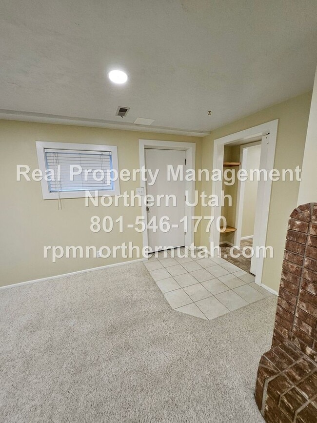 Building Photo - Stunning 5 Bedroom Home in Kaysville Now A...