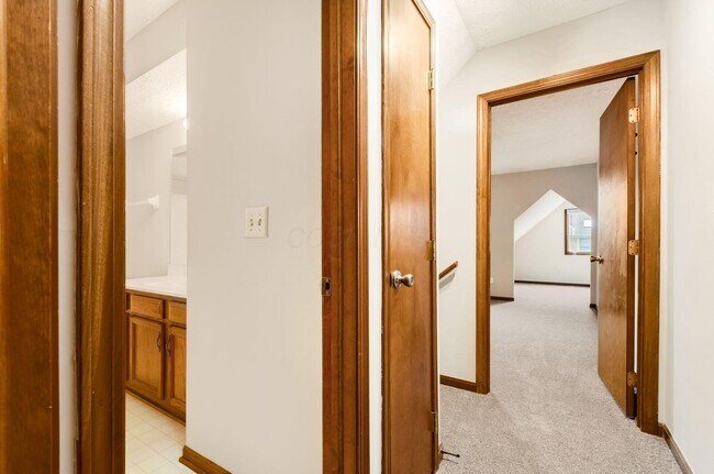 Building Photo - 4841 Dierker Rd