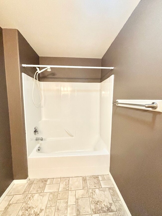 Building Photo - Spacious Single-Level Condo in Bozeman – 3...