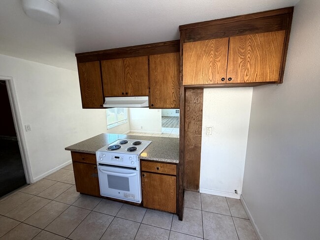 Building Photo - 951 Sloat Dr