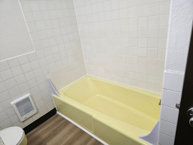 Building Photo - Incredible Value!  Upstairs Pet Friendly 2...