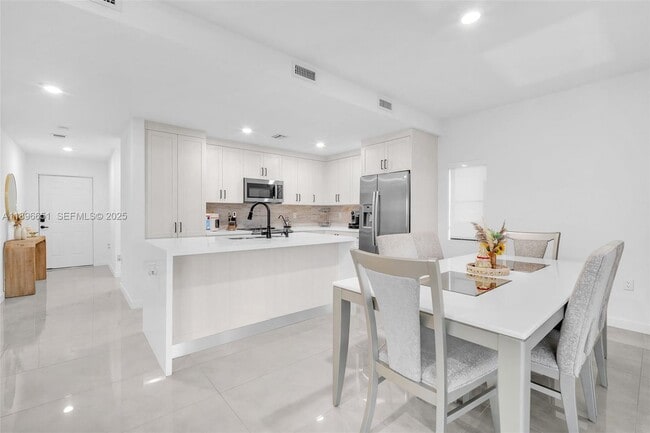 Building Photo - 1337 NW 3rd St