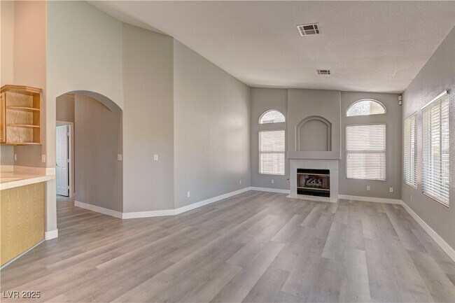 Building Photo - 7456 Oatman Ln