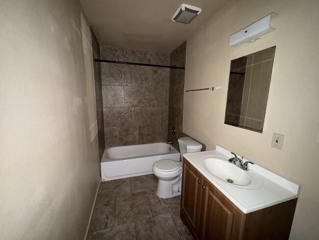 Building Photo - 7135 W Coolidge St