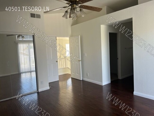 Building Photo - 4BD/3BTH WEST PALMDALE HOME