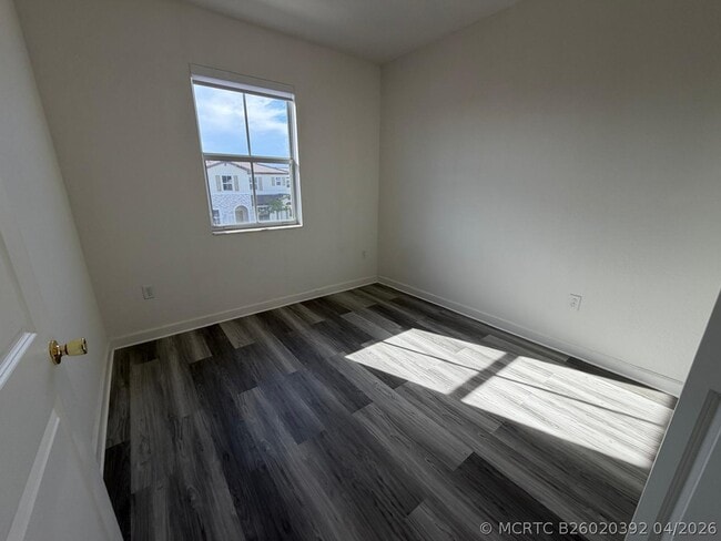 Building Photo - 2885 SE 25th Ave