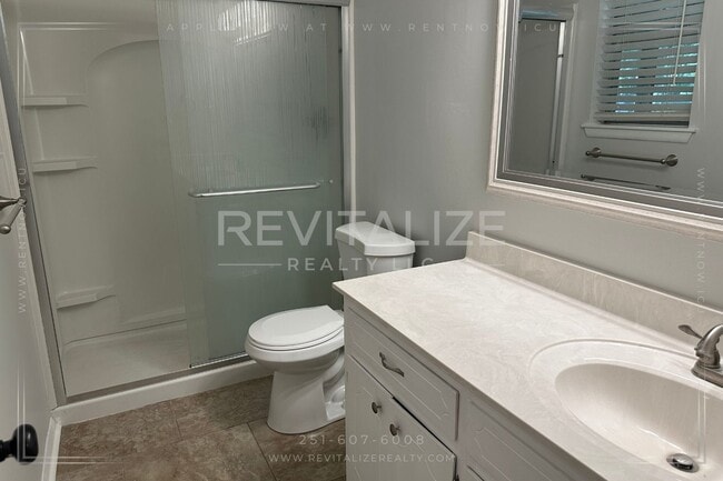 Building Photo - Stunning 4 Bed/2 Bathroom Home in West Mob...