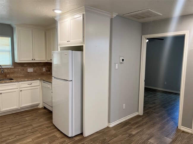 Building Photo - 2375 Virginia Ct