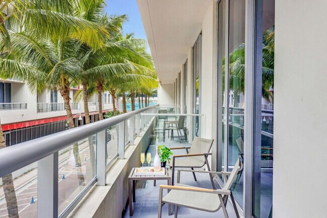Building Photo - 777 N Ocean Dr