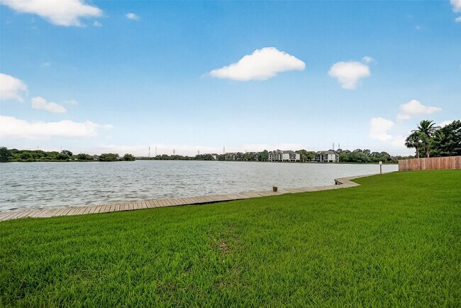 Building Photo - 18800 Egret Bay Blvd