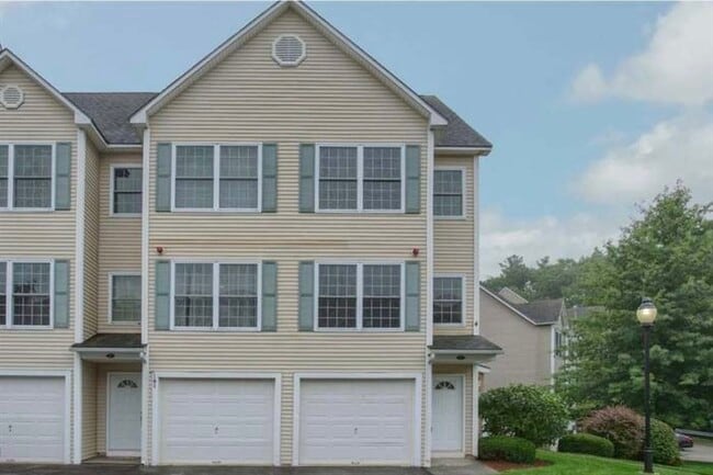 Primary Photo - 8 Intervale Ct