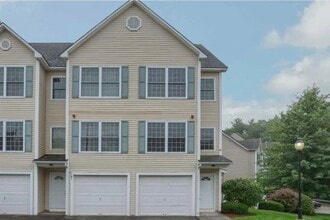 Building Photo - 8 Intervale Ct