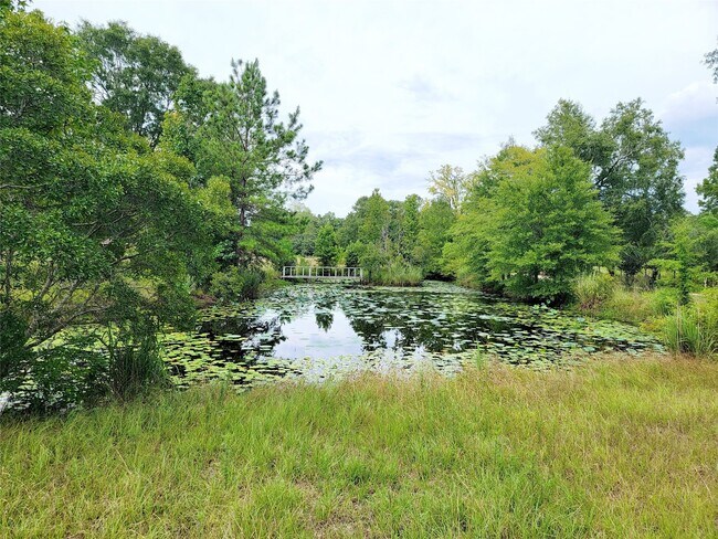 Building Photo - 15590 Magnolia Park