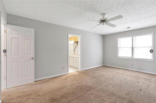 Building Photo - 1880 Meadowchase Ct