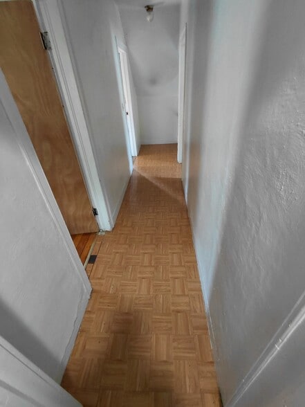 Building Photo - 16 Goethe St