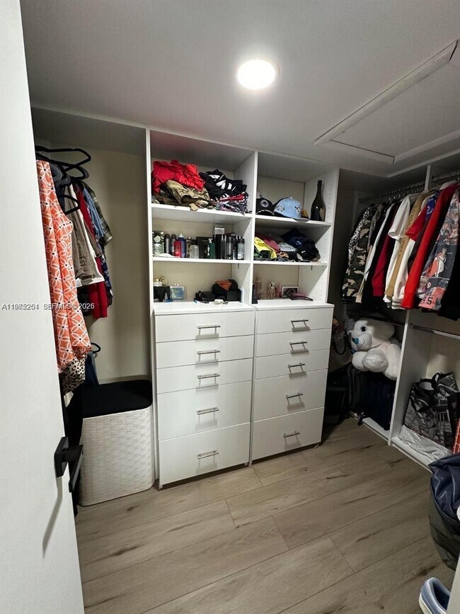 Building Photo - 6609 SW 116th Pl