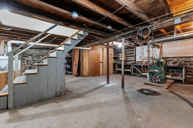 Building Photo - 3 Providence Hill Rd