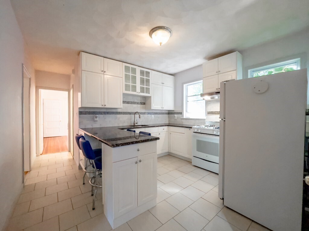 Building Photo - 24 Montvale St