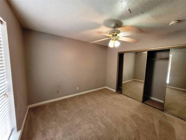 Building Photo - 12100 Overbrook Ln