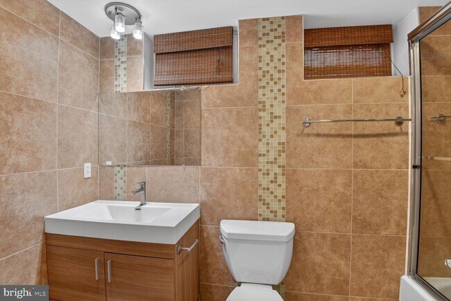 Building Photo - 424 Q St NW