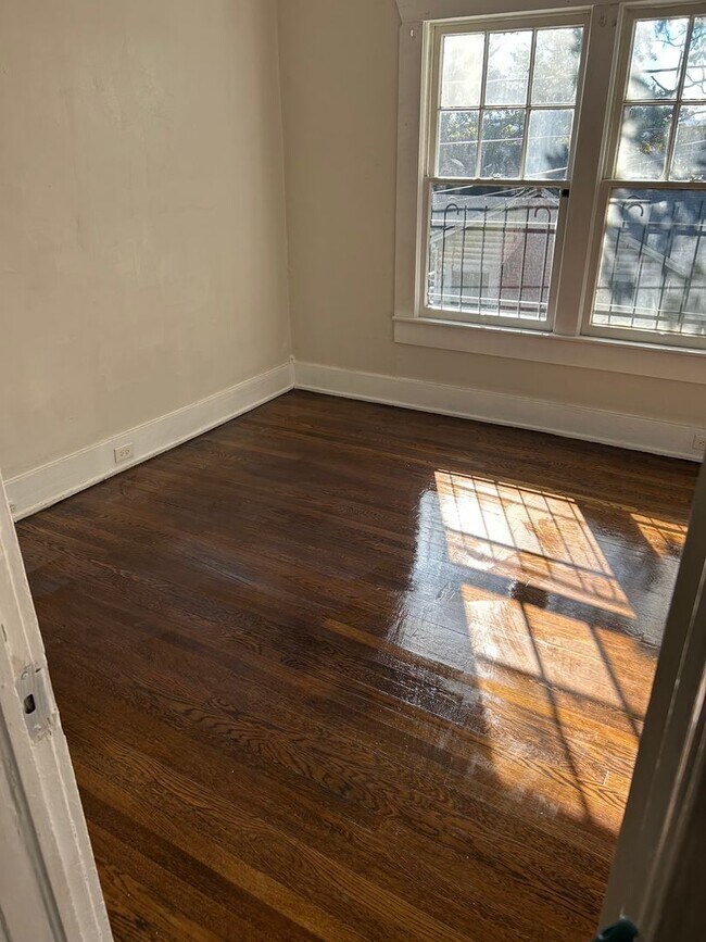 Building Photo - Newly Renovated 4 Bedroom Home / College Hills Community