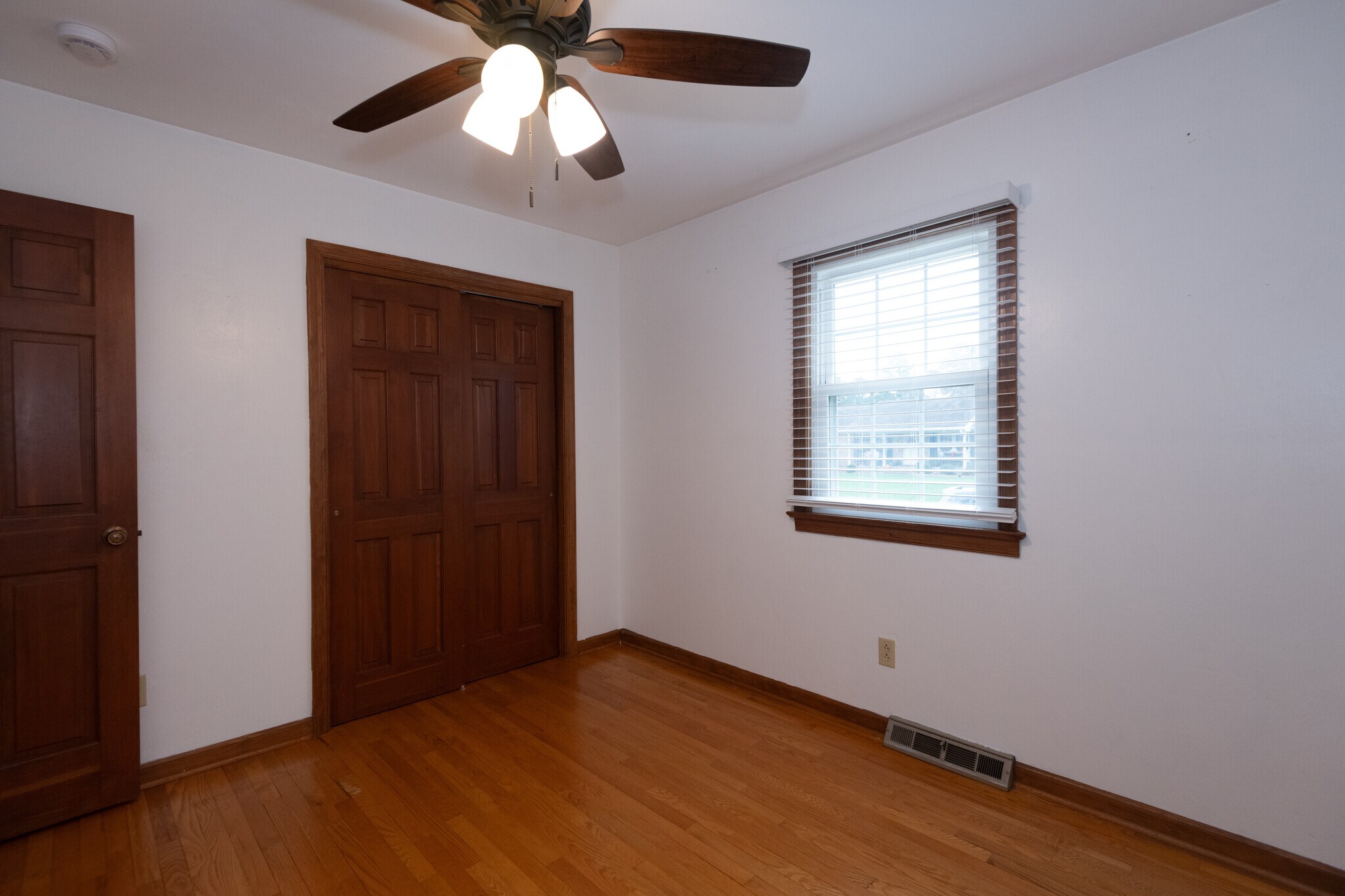 Building Photo - 561 Summit Ridge Dr