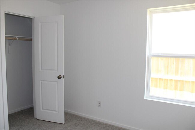 Building Photo - 3036 Dawn Sound Dr
