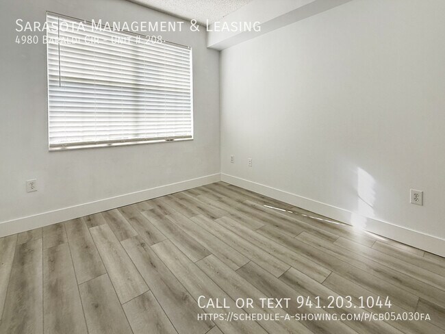 Building Photo - 4980 Baraldi Cir