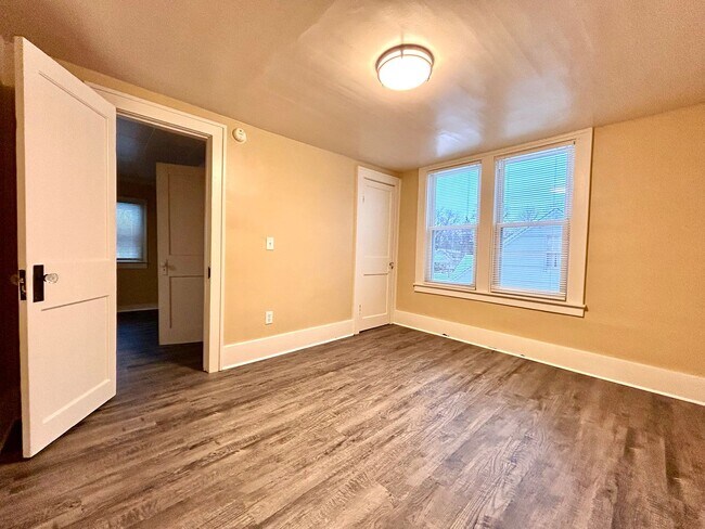 Building Photo - Three Bedroom Home in Northeast Grand Rapids