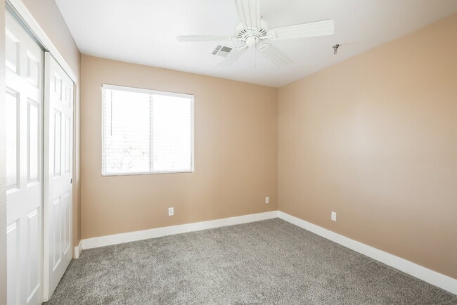 Building Photo - 8204 W Wildwood Glen Dr