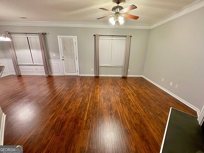 Building Photo - 322 Clover Brook Dr