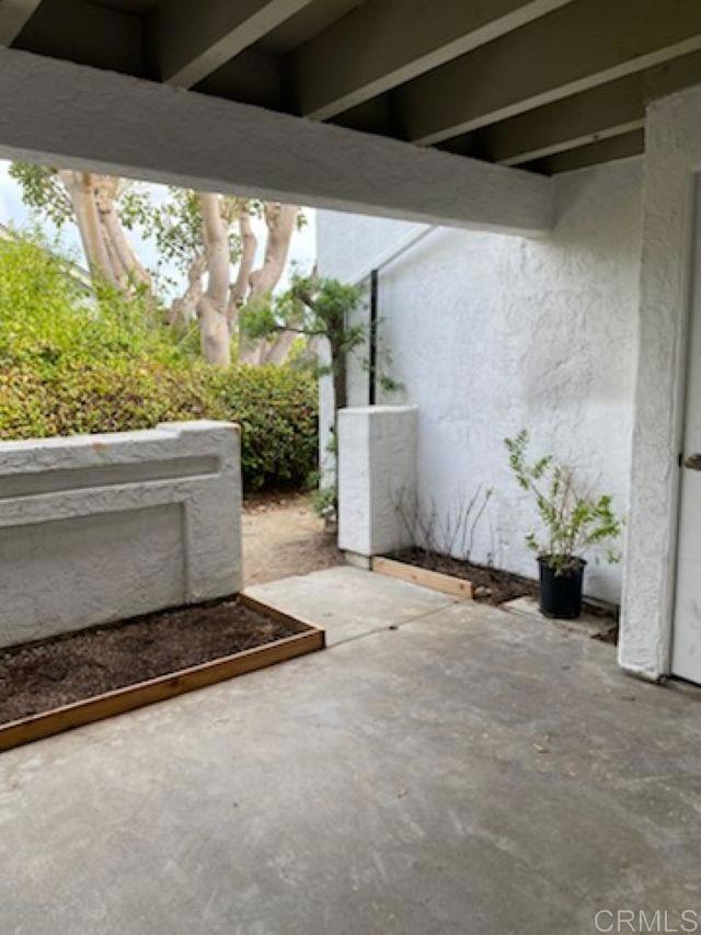 Building Photo - 546 Via De La Valle
