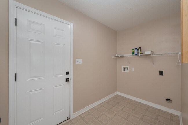 Building Photo - 208 Citadel Ln