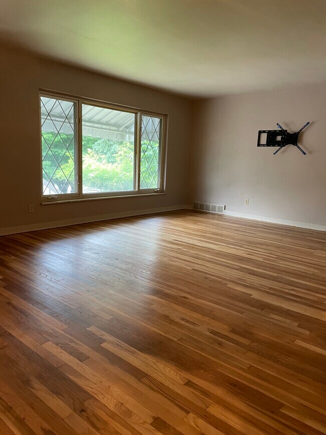 1801 Greentree Rd 1801 Greentree Rd Pittsburgh PA 15220 Apartment