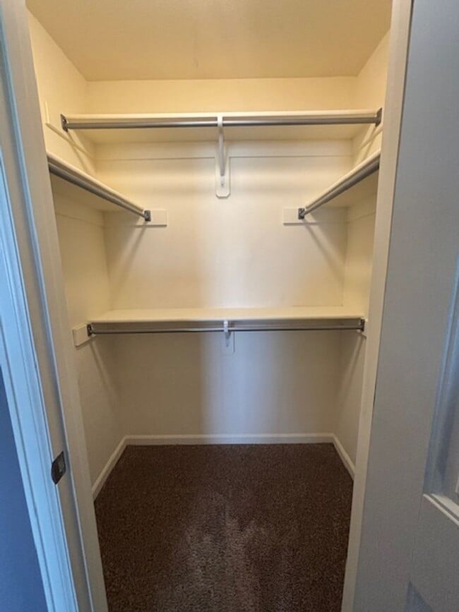 Building Photo - 4 Bedroom 3.5 Bath Townhome in Saddle Ridg...
